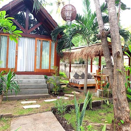Bintang Tiga Bungalows Gili Air Dış mekan fotoğraf