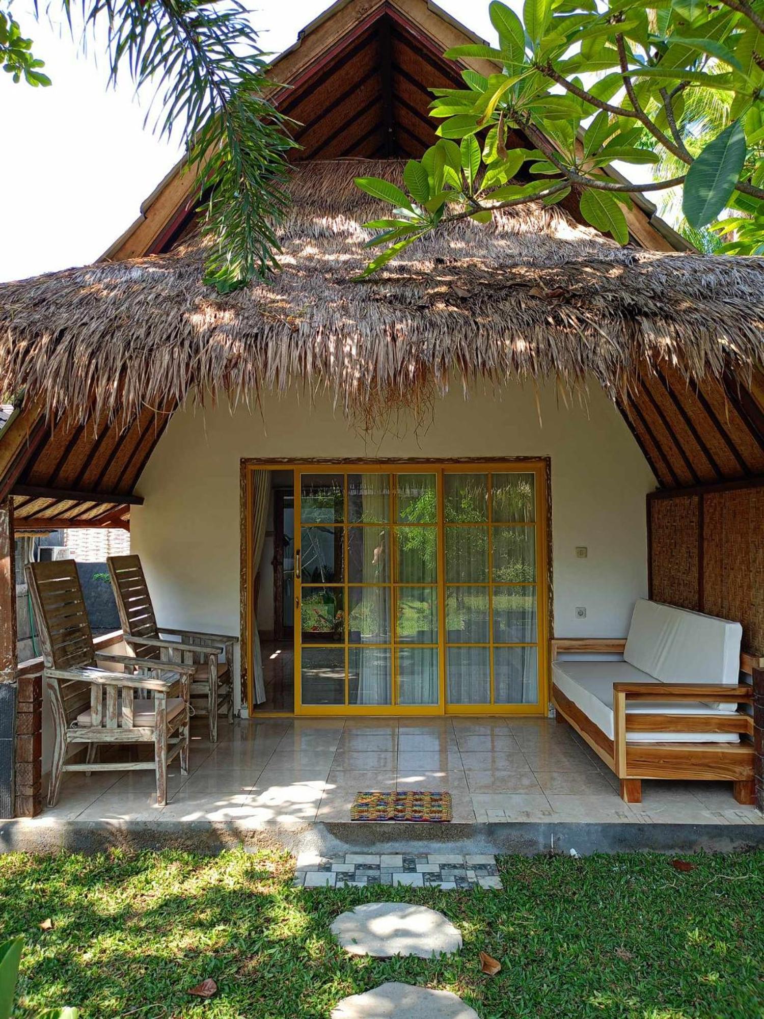 Bintang Tiga Bungalows Gili Air Dış mekan fotoğraf