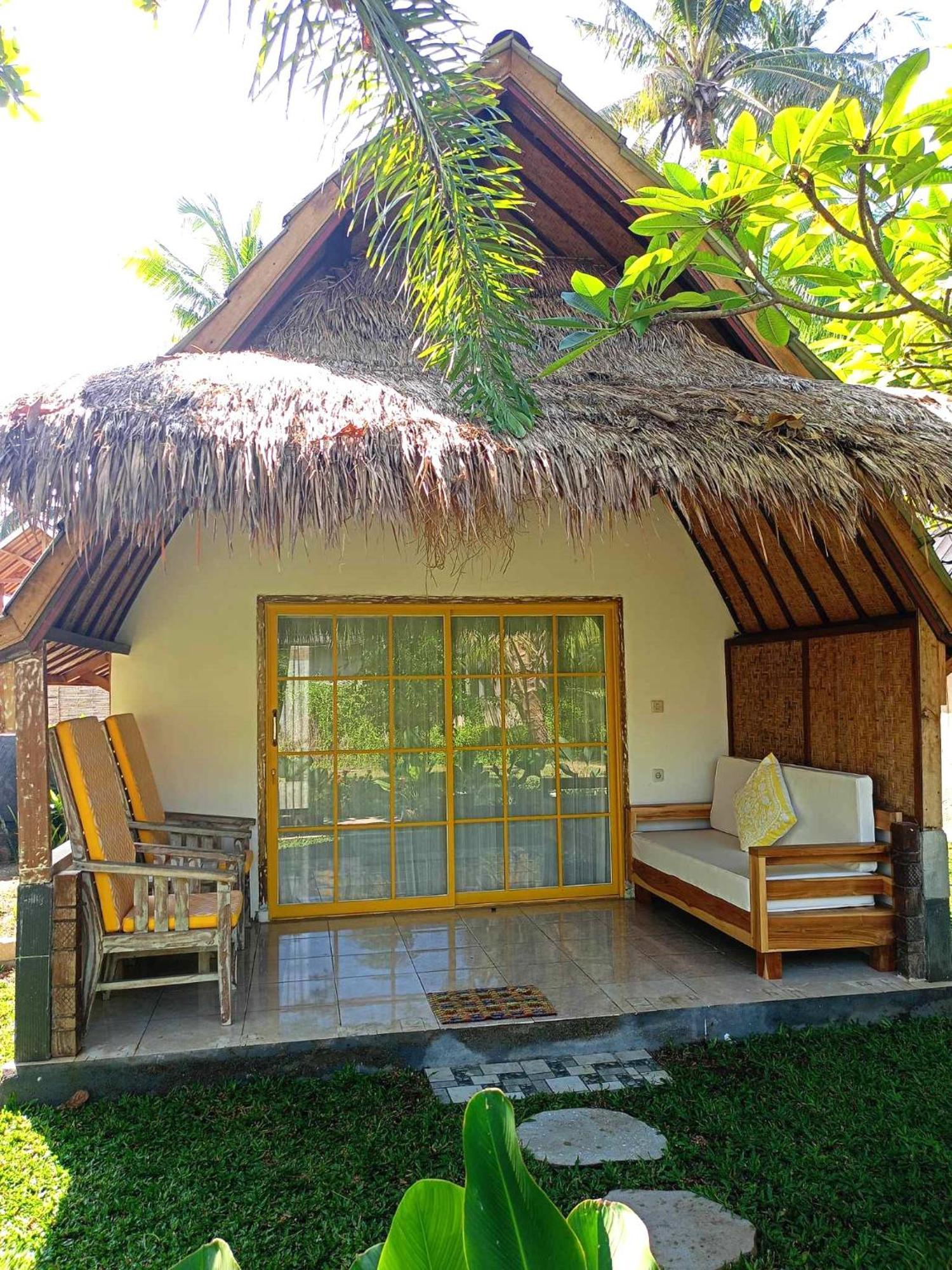 Bintang Tiga Bungalows Gili Air Dış mekan fotoğraf