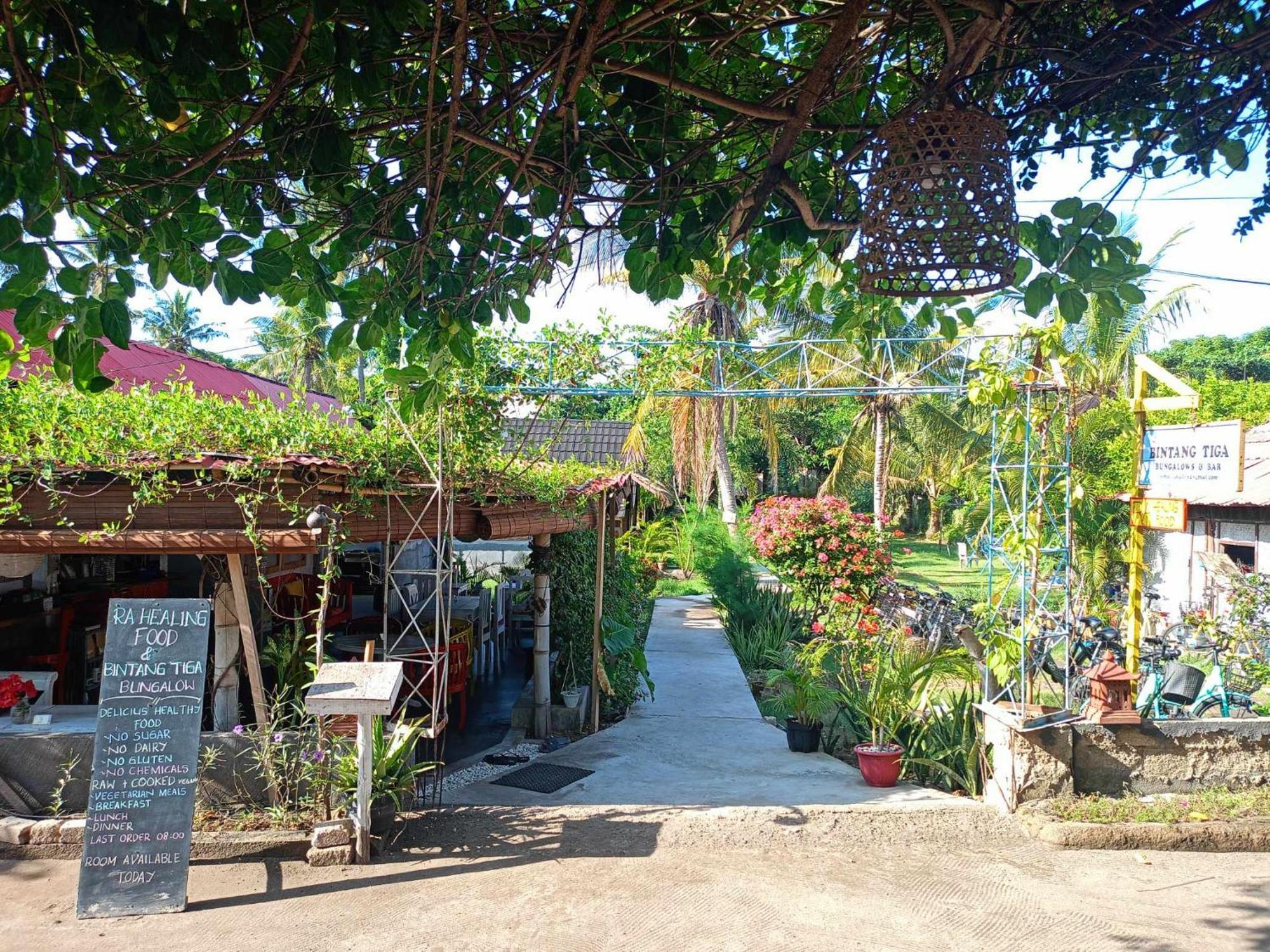 Bintang Tiga Bungalows Gili Air Dış mekan fotoğraf