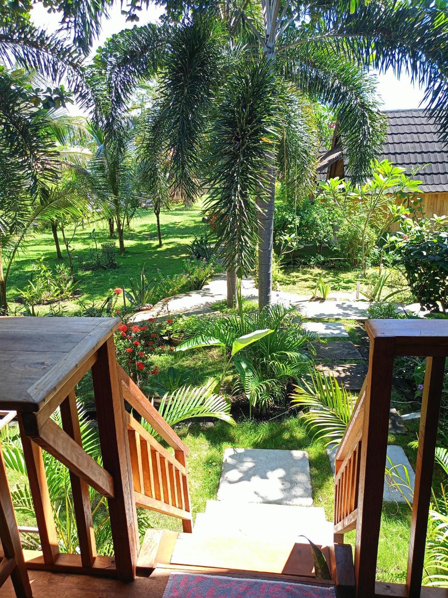 Bintang Tiga Bungalows Gili Air Dış mekan fotoğraf